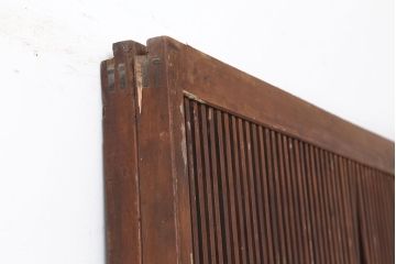 アンティーク建具 和製アンティーク　大正昭和初期　変わり手　中央が障子の珍しい格子戸2枚セット(引き戸、帯格子戸)(R-040627)
