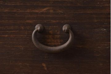 アンティーク家具　明治大正期　総桐材　落ち着いた雰囲気が魅力の衣裳箪笥(引き出し、ローチェスト、桐箪笥、桐たんす)(R-040630)