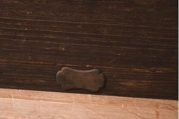 アンティーク家具　明治大正期　総桐材　落ち着いた雰囲気が魅力の衣裳箪笥(引き出し、ローチェスト、桐箪笥、桐たんす)(R-040630)