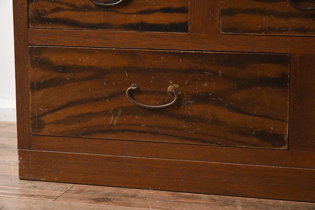 アンティーク家具　昭和中期　モールガラス　個性的なガラスの模様が目を惹く戸棚(収納棚、食器棚、キャビネット)(R-040631)