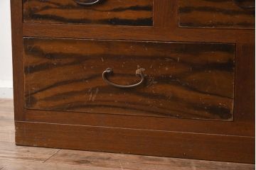 アンティーク家具　昭和中期　モールガラス　個性的なガラスの模様が目を惹く戸棚(収納棚、食器棚、キャビネット)(R-040631)