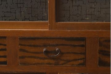 アンティーク家具　昭和中期　モールガラス　個性的なガラスの模様が目を惹く戸棚(収納棚、食器棚、キャビネット)(R-040631)