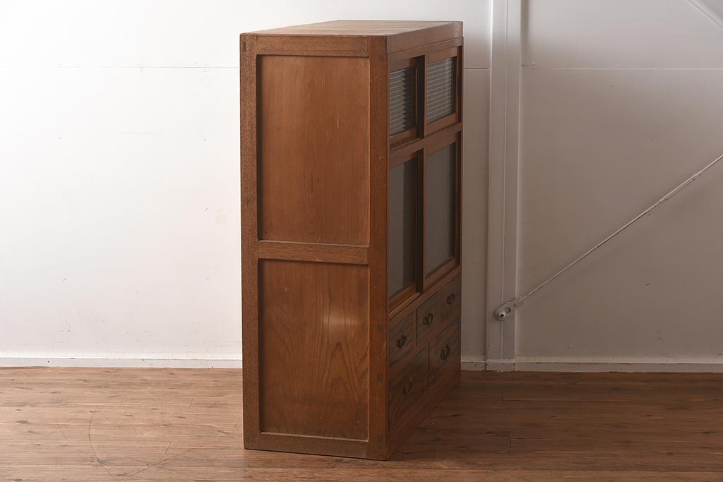 アンティーク家具　昭和中期　モールガラス　個性的なガラスの模様が目を惹く戸棚(収納棚、食器棚、キャビネット)(R-040631)