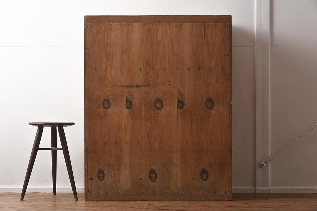 アンティーク家具　昭和中期　モールガラス　個性的なガラスの模様が目を惹く戸棚(収納棚、食器棚、キャビネット)(R-040631)