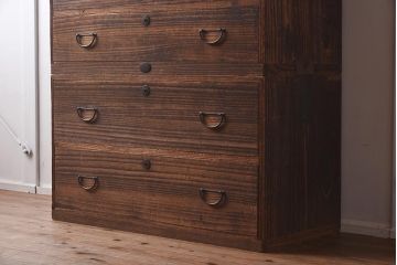 アンティーク家具　昭和初期　総桐材　すっきりとしたデザインが魅力の重ね箪笥(衣裳箪笥、引き出し、桐箪笥、桐たんす)(R-040632)