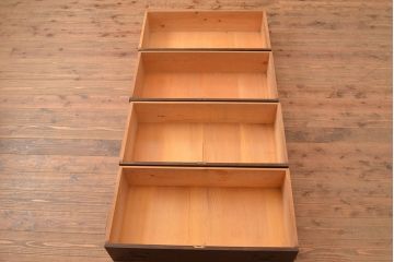 アンティーク家具　栓材　シックな色合いの組み立てタンス・下段左(チェスト)(R-040634)