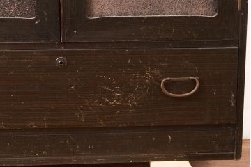 アンティーク家具　栓材　透かし入り　シックな雰囲気漂う組み立てタンス・下段右(収納棚、キャビネット)(R-040635)