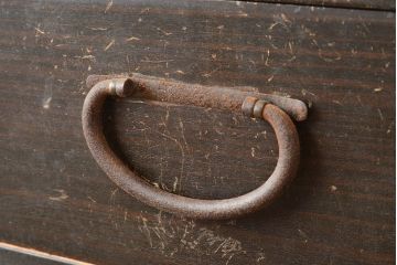 アンティーク家具　栓材　透かし入り　シックな雰囲気漂う組み立てタンス・下段右(収納棚、キャビネット)(R-040635)