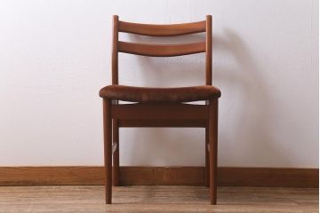 ヴィンテージ家具　北欧ビンテージ　チーク材　レトロで温かな雰囲気漂うダイニングチェア(椅子、ワークチェア)(R-040647)