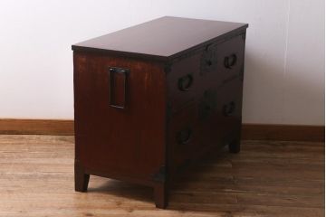 アンティーク家具　和製アンティーク　リメイク　漆塗り　味わい深い佇まいがおしゃれな脚付き箪笥ローボード(時代箪笥、テレビ台、チェスト)(R-040648)