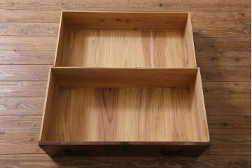 アンティーク家具　和製アンティーク　リメイク　漆塗り　味わい深い佇まいがおしゃれな脚付き箪笥ローボード(時代箪笥、テレビ台、チェスト)(R-040648)