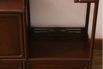 ビンテージ家具　国産　指物家具　森留八作　紫檀(シタン)の風合いが上品な雰囲気醸し出す飾り棚(茶棚、違い棚)(定価約60万円)(R-040649)