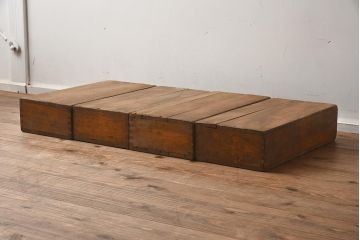 レトロ雑貨　昭和レトロ　シンプルな積み木セット【直方体/4ヶ組】(飾り台、ディスプレイ雑貨)(R-040659)