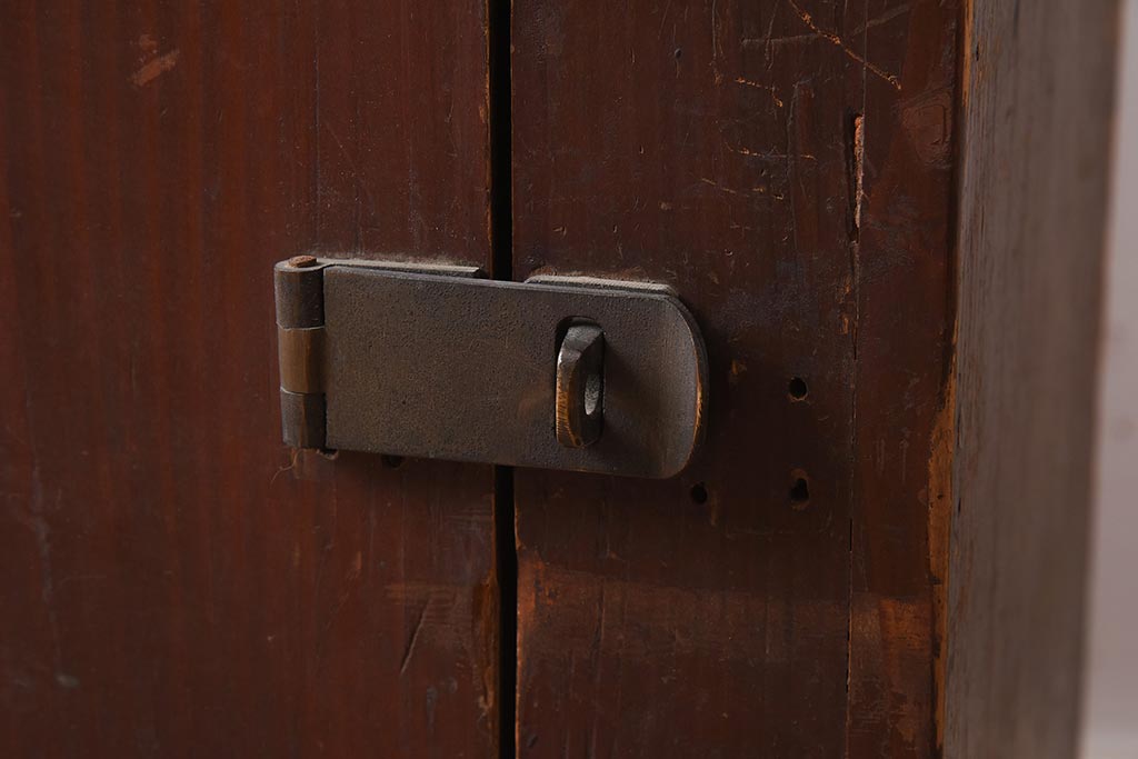 アンティーク家具　和製アンティーク　昭和初期　使い込まれた風合いがレトロな収納棚(戸棚、キャビネット)(R-040662)