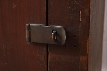 アンティーク家具　和製アンティーク　昭和初期　使い込まれた風合いがレトロな収納棚(戸棚、キャビネット)(R-040662)