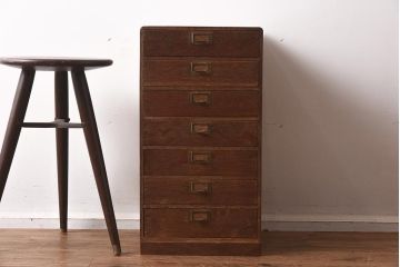 レトロ家具　昭和レトロ　昭和中期　ネームプレート付き　ナラ材の特徴的な木味が趣溢れる小引き出し(小物収納、サイドチェスト、引き出し)(R-040665)
