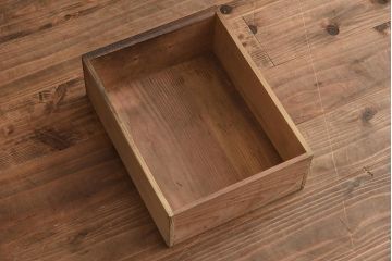 アンティーク家具　大正昭和初期　倹飩扉式　引き出し付きのスリムな収納箱(収納棚、戸棚)(R-040669)