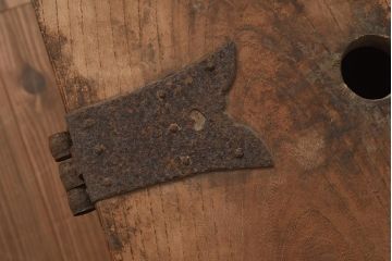 アンティーク雑貨　古民具・骨董　総ケヤキ材　古い質感が味わい深い銭箱(銭函)(R-040671)