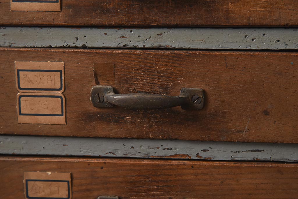 アンティーク家具　和製アンティーク　シャビーなペイントが魅力の小引き出し(小物収納、卓上収納)(R-040676)