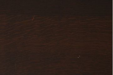 ヴィンテージ家具　輸入家具　オーク材　重厚なデザインが目を引くオランダ製のダイニングテーブル(定価約25万円)(4人掛け、6人掛け、ビンテージ)(R-040680)