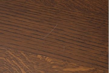 ヴィンテージ家具　輸入家具　オーク材　重厚なデザインが目を引くオランダ製のダイニングテーブル(定価約25万円)(4人掛け、6人掛け、ビンテージ)(R-040681)