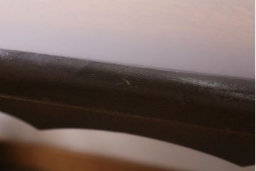 ヴィンテージ家具　輸入家具　オーク材　重厚なデザインが目を引くオランダ製のダイニングテーブル(定価約25万円)(4人掛け、6人掛け、ビンテージ)(R-040681)