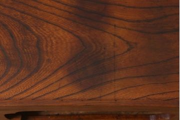 アンティーク雑貨　味わいと温もりあふれる木製のお膳(仏膳、飾り台)(R-040685)