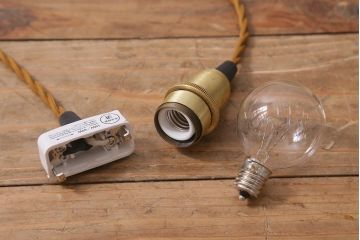 ビンテージ照明　ヨーロッパ製　ゆるやかな曲線が素敵なハット型のペンダントライト(天井照明)(R-040689)