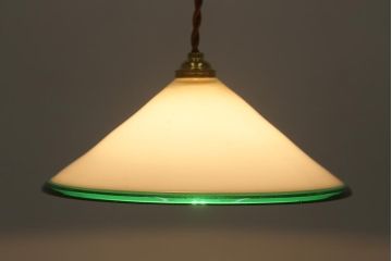 ヴィンテージ照明　ヨーロッパ　グリーンのラインが素敵な三角シェードのペンダントライト(吊り下げ照明、天井照明、シェード、ビンテージ)(R-040690)