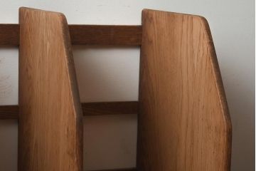 レトロ雑貨　栓材　素朴な木の風合いが味のあるブックスタンド(本立て)(R-040693)