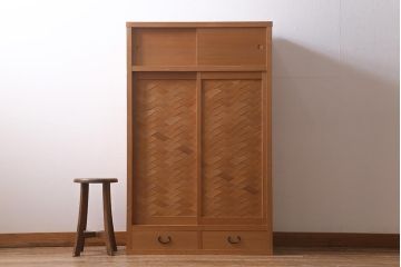 中古　民芸家具　柄杓付き　網代編みの引戸が目を引く置水屋(置き水屋、茶水屋、茶道具、戸棚)(R-040699)