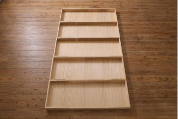 中古　岩谷堂箪笥　棚板リメイク　銘入り「菊政」　手打ち金具　漆塗り 衣装盆付きの2WAYタンス(キャビネット、チェスト、収納棚)(R-040700)