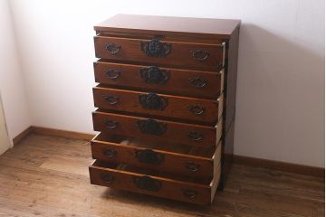 中古　伝統工芸　岩谷堂箪笥　天板リメイク・栗無垢材　重厚かつ上品な佇まいのチェスト(衣装箪笥、整理箪笥、引き出し)(R-040701)