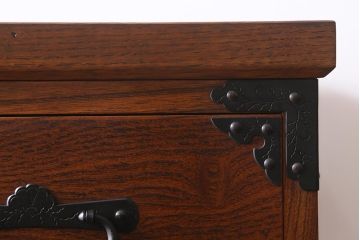 中古　伝統工芸　岩谷堂箪笥　天板リメイク・栗無垢材　重厚かつ上品な佇まいのチェスト(衣装箪笥、整理箪笥、引き出し)(R-040701)