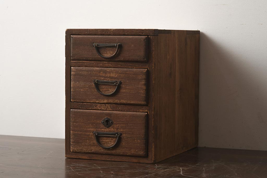 アンティーク家具　大正昭和初期　桐材　レトロな小引き出し(卓上収納、小物収納)(R-040705)