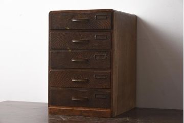 レトロ家具　ナラ材　ネームプレート付き　木目が印象的な小引き出し(卓上収納、小物収納)(R-040709)
