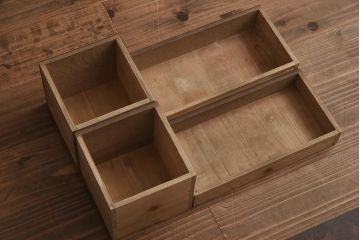 アンティーク家具　指物家具　桑材　上品な木味の小引き出し(卓上収納、小物収納)(R-040711)