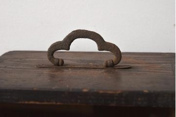 アンティーク家具　持ち手付き　レアもの　木味が魅力の小さなショーケース(人形ケース、木箱、ディスプレイ)(R-040715)