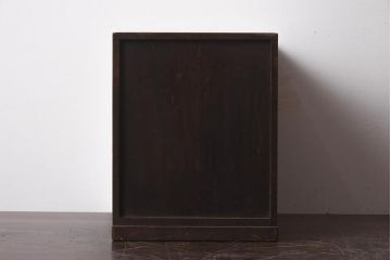 アンティーク家具　前面黒柿材　打ち出の小槌の飾り金具が素敵な小引き出し(R-040716)