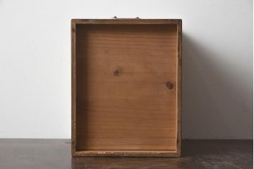アンティーク家具　前面黒柿材　打ち出の小槌の飾り金具が素敵な小引き出し(R-040716)