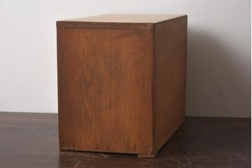 レトロ家具　前面ケヤキ材　棚付き　卓上収納に便利な木製小引き出し(R-040717)