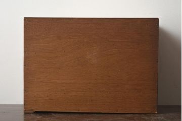 レトロ家具　前面ケヤキ材　棚付き　卓上収納に便利な木製小引き出し(R-040717)