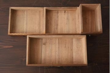アンティーク家具　タモ材　玉杢が存在感を引き立てる裁縫箱(ソーイングボックス、小引き出し)(R-040718)