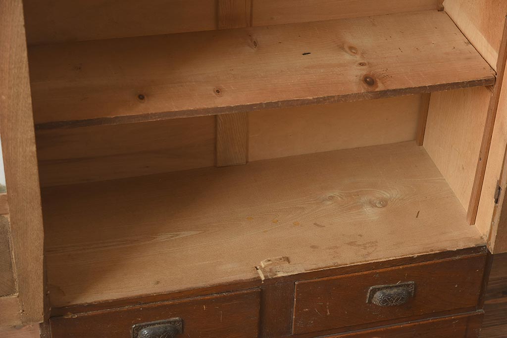 レトロ家具　大正ロマン　栓材　扉の透かしが上品な本箱(ブックケース、収納棚、キャビネット)(R-040721)