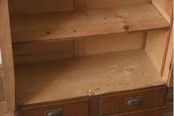 レトロ家具　大正ロマン　栓材　扉の透かしが上品な本箱(ブックケース、収納棚、キャビネット)(R-040721)