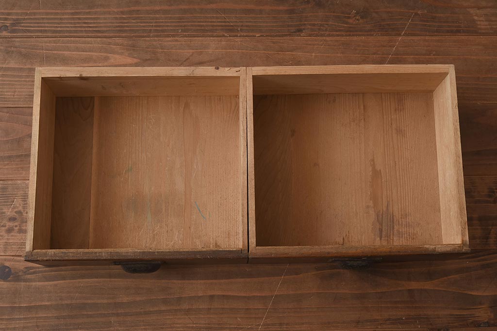 レトロ家具　大正ロマン　栓材　扉の透かしが上品な本箱(ブックケース、収納棚、キャビネット)(R-040721)