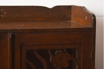 レトロ家具　大正ロマン　栓材　扉の透かしが上品な本箱(ブックケース、収納棚、キャビネット)(R-040721)