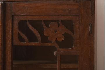 レトロ家具　大正ロマン　栓材　扉の透かしが上品な本箱(ブックケース、収納棚、キャビネット)(R-040721)