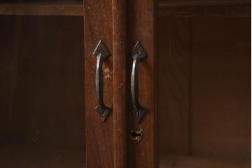 レトロ家具　大正ロマン　栓材　扉の透かしが上品な本箱(ブックケース、収納棚、キャビネット)(R-040721)