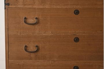 レトロ家具　前面桐材　柔らかでレトロな雰囲気の三段重ね箪笥(和タンス、衣装箪笥、チェスト、桐箪笥、桐たんす)(R-040722)